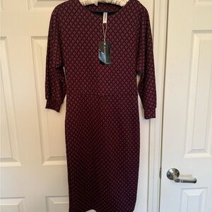 Burgundy Patterned Midi Dress with Three-Quarter Sleeves
